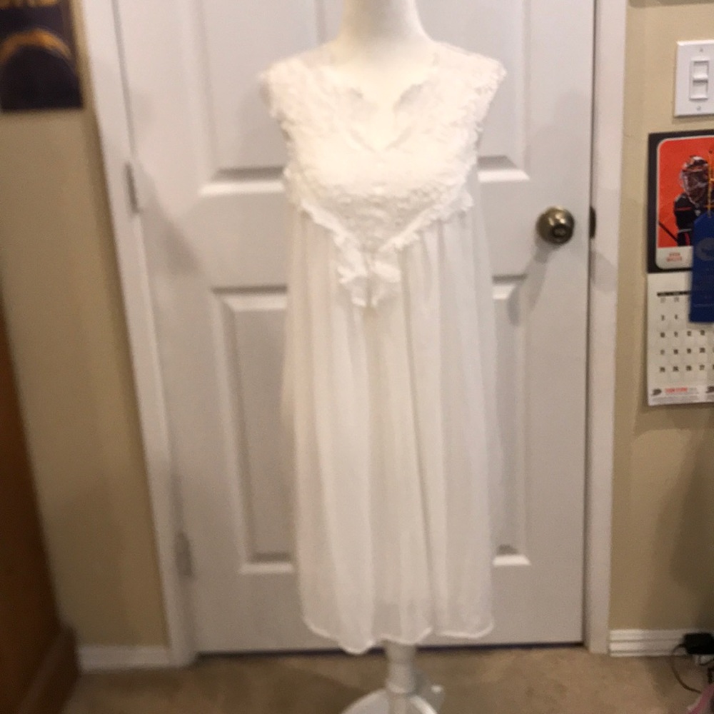 White babydoll dress NWT